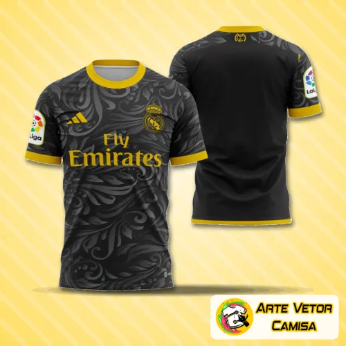 Camisa com logo no peito e estampa grande nas costas, exibindo design moderno inspirado no Real Madrid 2023, com detalhes sofisticados e estilo marcante para fãs e colecionadores.