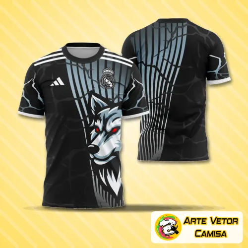 Camisa do Real Madrid com logo no peito e estampa grande nas costas, exibindo design moderno e inovador para 2024, destacando cores vibrantes e detalhes exclusivos que ressaltam o espírito do time.