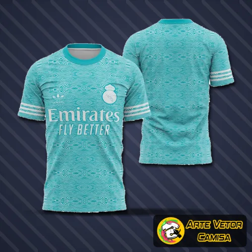 Camisa do Real Madrid com logo no peito e estampa grande nas costas, exibindo um design elegante e moderno, perfeita para os fãs que valorizam detalhes autênticos e estilo marcante.