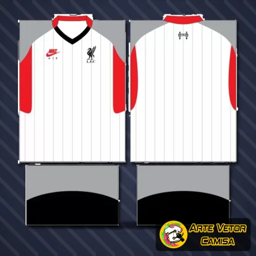 Camisa branca com logo no peito em vermelho, apresentando estampa grande nas costas que destaca o escudo tradicional do Liverpool com detalhes vibrantes e acabamento moderno.