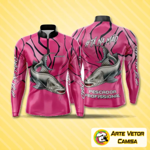 Camisa com logo no peito e estampa grande nas costas, perfeita para quem busca estilo esportivo na pesca, combinando conforto visual e design marcante para momentos ao ar livre.