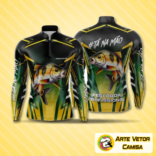 Camisa de pesca esportiva com logo no peito e estampa grande nas costas, perfeita para quem busca estilo e conforto nas aventuras ao ar livre.