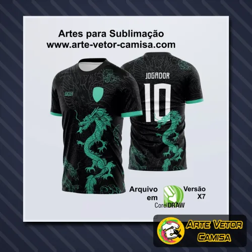 Camiseta com logo no peito e estampa grande nas costas, apresentando design moderno e vibrante que destaca a identidade da turma na peça.