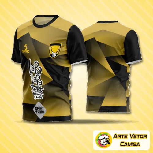 Camisa de futebol amador com logo no peito e estampa grande nas costas, em cores vibrantes e design moderno, perfeita para jogos e torcida local, com estilo único e visual impactante.