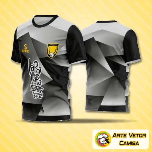 Camisa de futebol amador com logo no peito e estampa grande nas costas, exibindo design moderno e marcante para times de futebol amador.