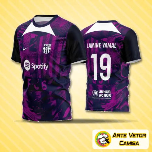 Camisa de futebol amador com logo no peito e estampa grande nas costas, exibindo design moderno e cores vibrantes que destacam a identidade do time de forma impactante e profissional.