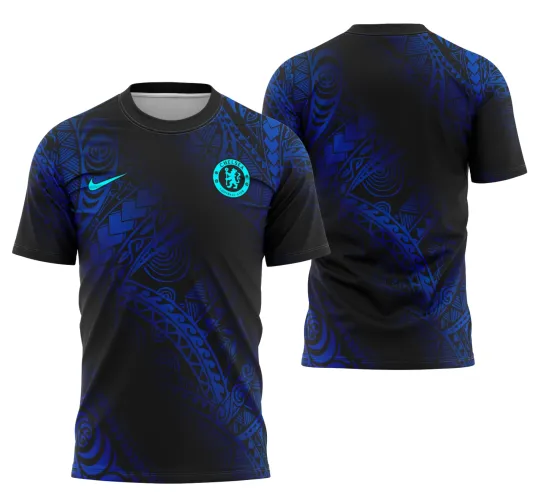 Camisa final com logo no peito e estampa grande nas costas apresentando design moderno e vibrante que destaca a identidade do Chelsea para 2024, trazendo estilo e personalidade marcante.