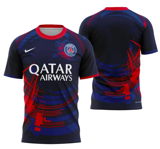 Camisa estilizada com logo no peito e estampa grande nas costas que traz uma fusão moderna e arrojada das cores tradicionais do PSG, destacando um design inovador e vibrante, perfeito para fãs do futebol.