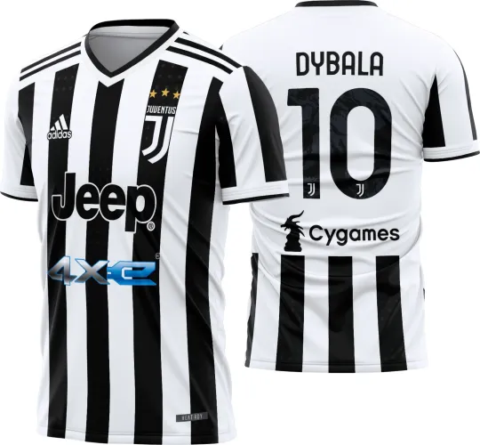Camisa Juventus branca e preta com logo no peito e estampa grande nas costas, apresentando design listrado moderno e cores vibrantes que destacam o estilo inconfundível do time italiano na temporada 2021-22.