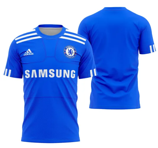 Imagem detalhada da camisa do Chelsea 2009-2010 com logo no peito e estampa grande nas costas, evidenciando o design clássico e cores vibrantes que marcaram a temporada.