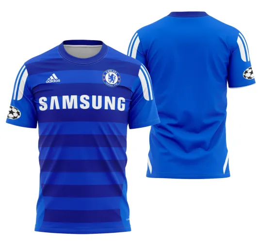 Camisa do Chelsea 2011-2012 com logo no peito e estampa grande nas costas, mostrando cores vibrantes e detalhes icônicos que destacam o design clássico do time inglês.