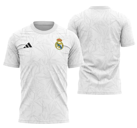 Imagem da camisa de pré-jogo do Real Madrid mostram logo no peito e estampa grande nas costas, destacando cores vibrantes e design moderno, perfeito para fãs do time
