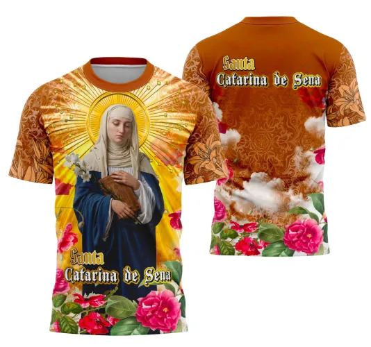 Camisa com logo no peito e estampa grande nas costas que destacam a figura de Santa Catarina de Sena em estilo religioso clássico, com detalhes refinados e cores sóbrias.