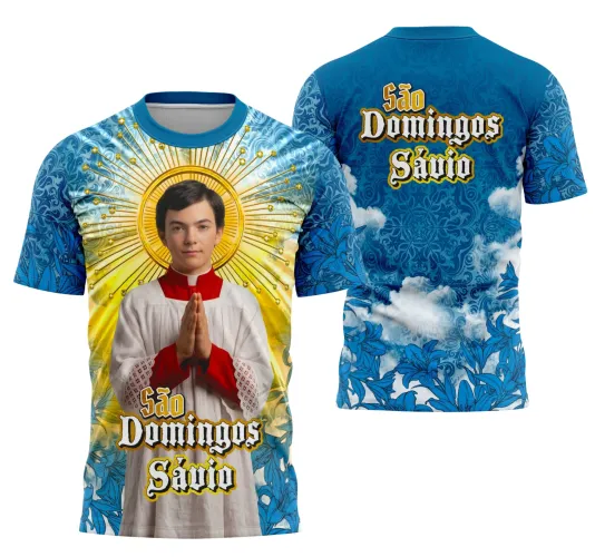 Camisa com logo no peito e estampa grande nas costas inspirada em São Domingos Sávio, combinando elementos religiosos com design moderno para uma peça impactante e cheia de significado.