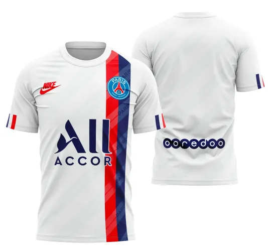 Imagem da camisa com logo no peito e estampa grande nas costas, apresentando design moderno e detalhes marcantes nas cores oficiais do PSG, ideal para torcedores que buscam estilo e autenticidade.