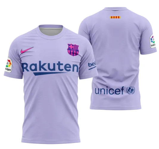 Camisa com logo no peito e estampa grande nas costas inspirada na visita a Barcelona temporada 2021-2022, destacando detalhes vibrantes e design moderno com cores típicas da cidade.
